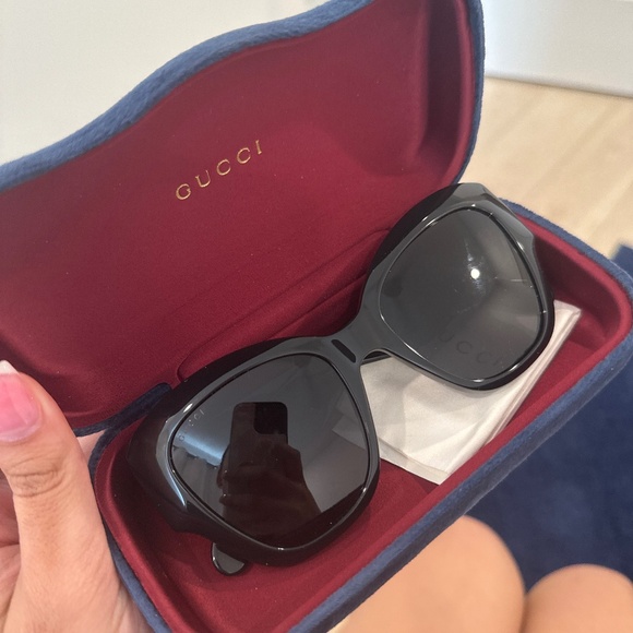 Gucci Cat Eye Glasses - Picture 1 of 4